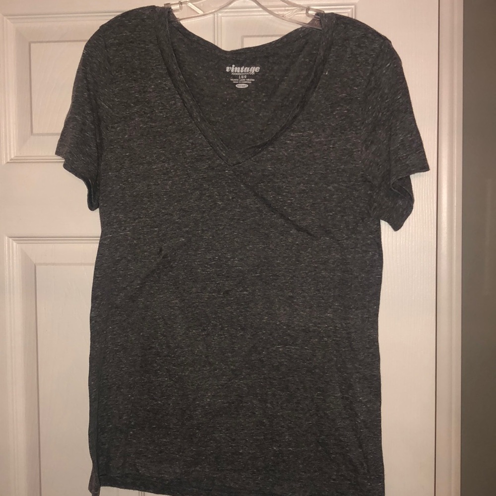 V-neck t-shirt